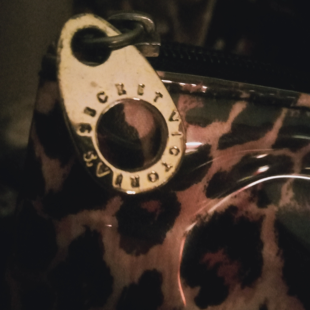 Victoria's secret brand goldtone, pinky/purply leopard big beauty bag π - Picture 3 of 4